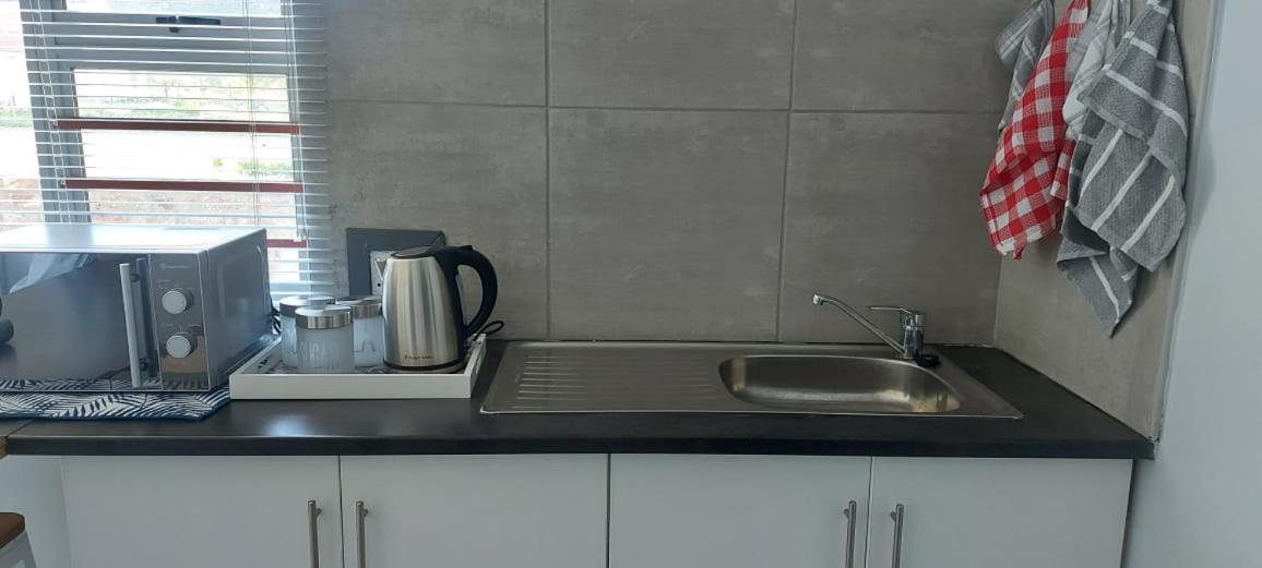Apartament Tj Self-Catering Graaff-Reinet Zewnętrze zdjęcie