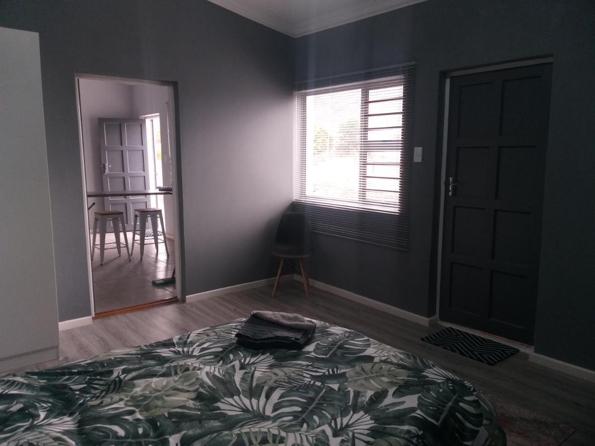 Apartament Tj Self-Catering Graaff-Reinet Zewnętrze zdjęcie