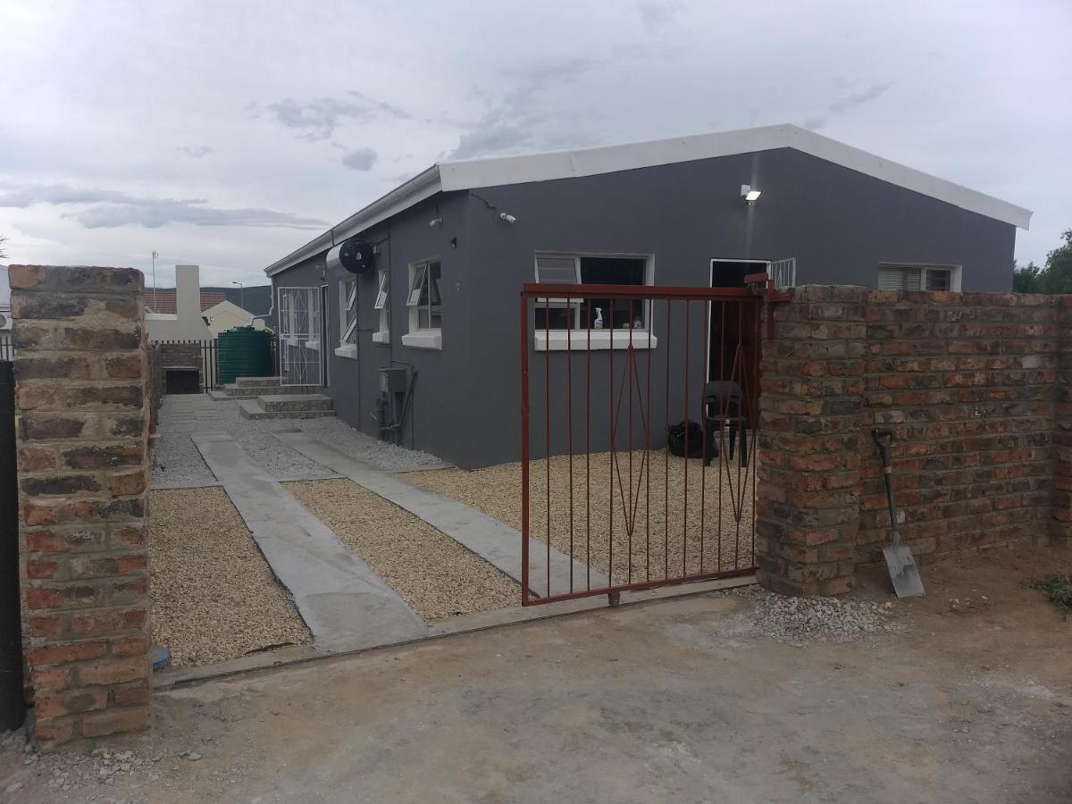 Apartament Tj Self-Catering Graaff-Reinet Zewnętrze zdjęcie