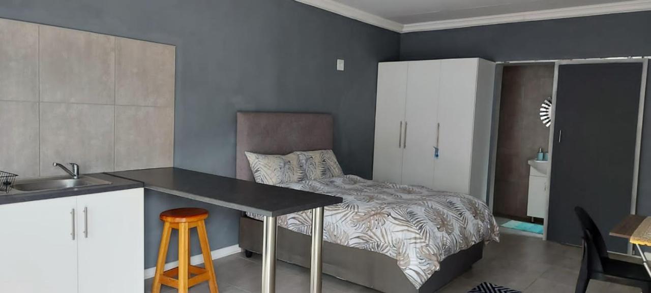 Apartament Tj Self-Catering Graaff-Reinet Zewnętrze zdjęcie