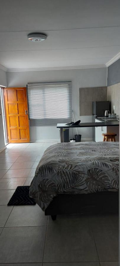 Apartament Tj Self-Catering Graaff-Reinet Zewnętrze zdjęcie