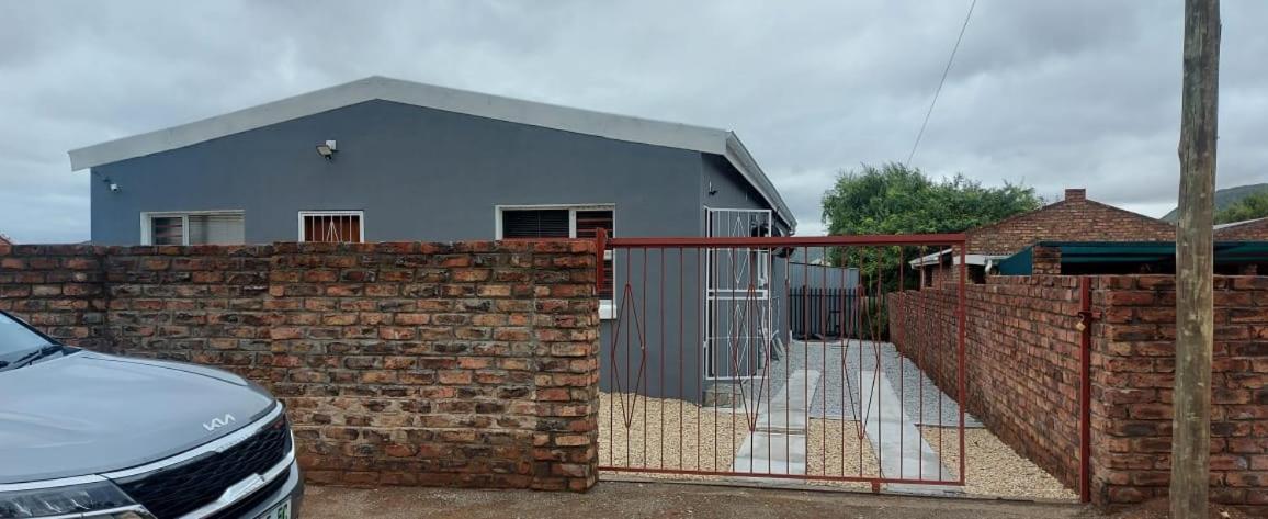 Apartament Tj Self-Catering Graaff-Reinet Zewnętrze zdjęcie